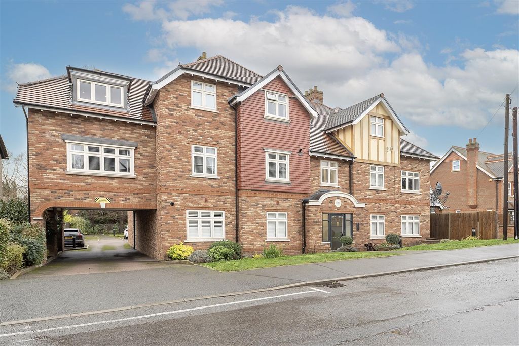 Property photo 1 of 10 6-St-Margarets-Court-13.Jpg