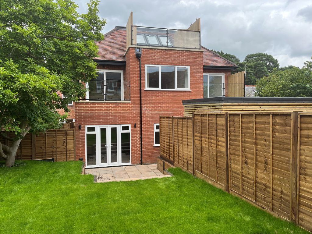 Property photo 1 of 16 Private Garden
