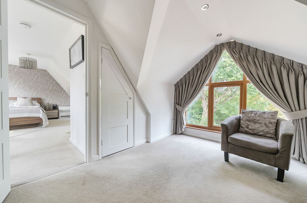 Property photo 1 of 42