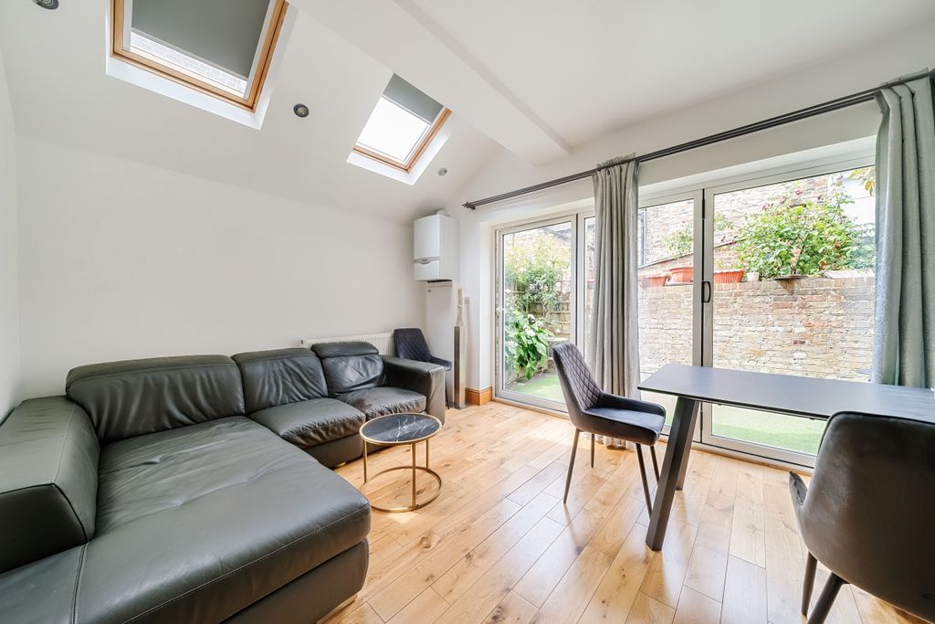 Property photo 2 of 6 991493 (2)