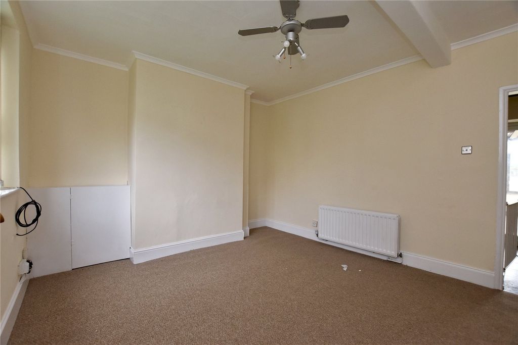 Property photo 2 of 14 Picture No. 15
