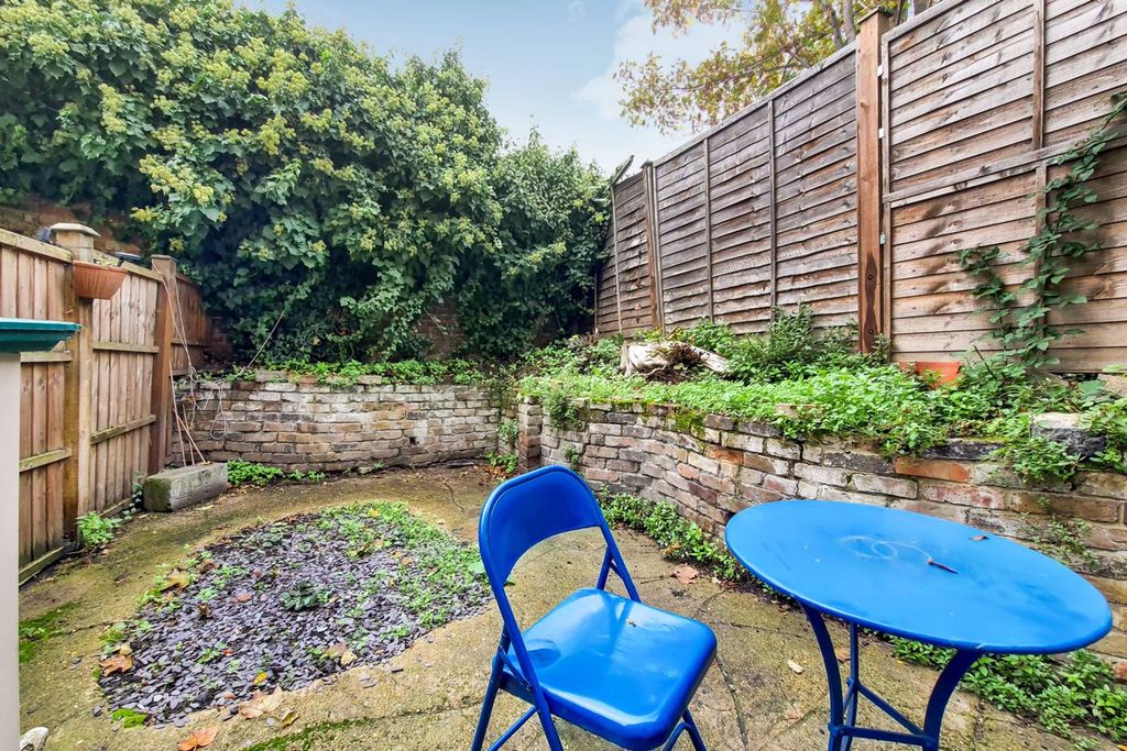 Property photo 2 of 7