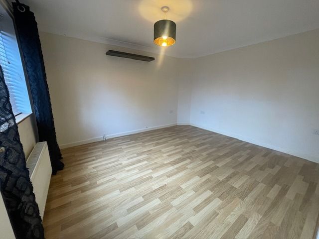 Property photo 2 of 11 Gallery