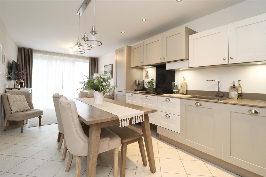 Property photo 3 of 18 Image00021.Jpeg