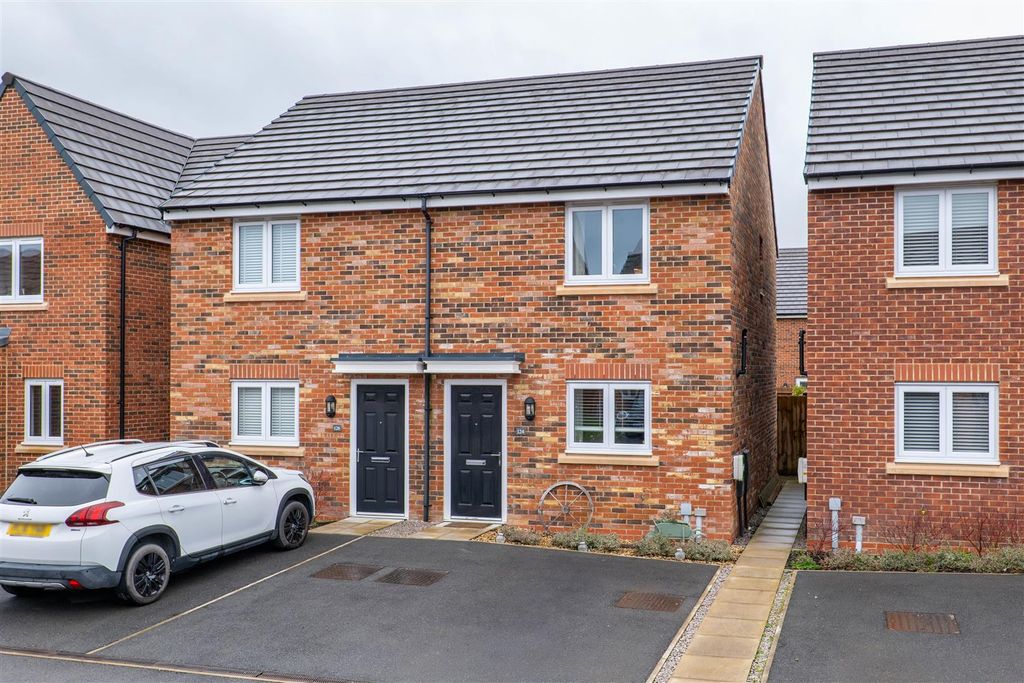 Property photo 1 of 19 Front External