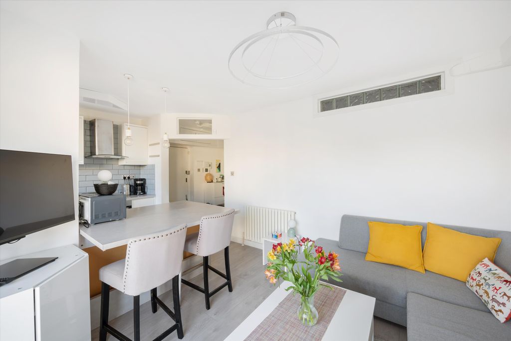 Property photo 2 of 10 Image