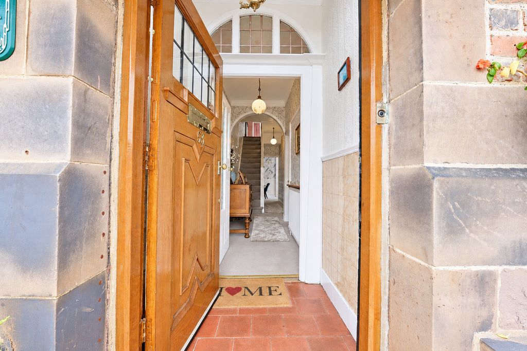 Property photo 3 of 31