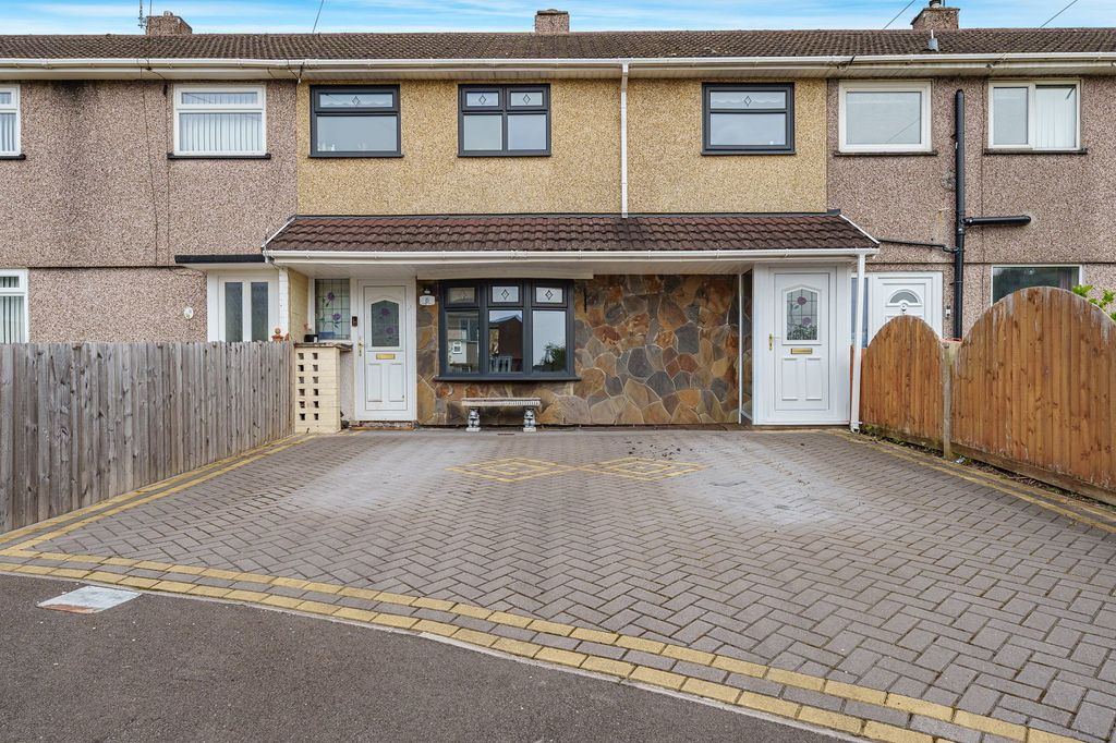 Property photo 1 of 28