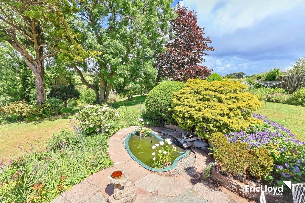 Property photo 2 of 23 Photo 5