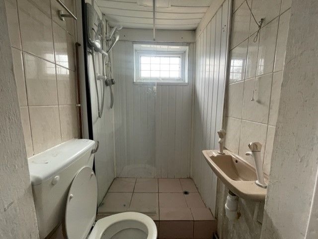 Property photo 3 of 4 Bathroom