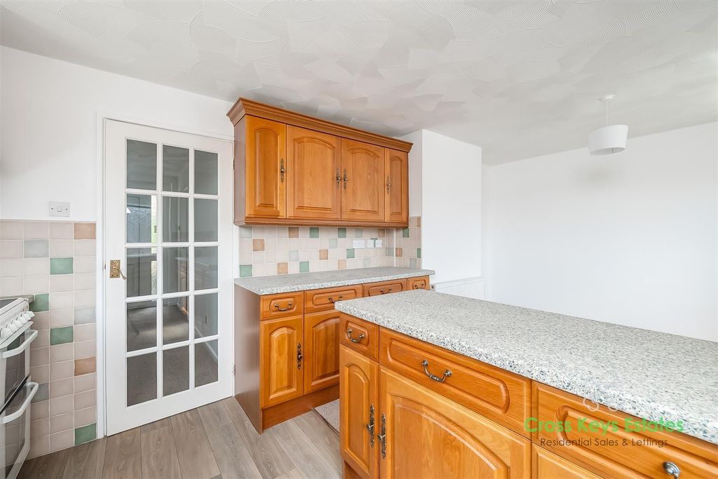 Property photo 3 of 26 R7_Aqitwfug3Ivkpffnfxg.Jpg