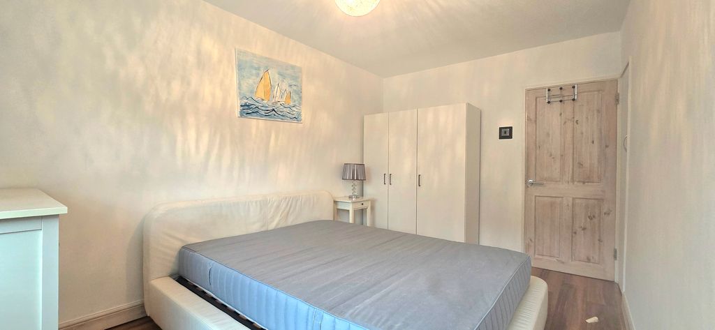 Property photo 3 of 13 3