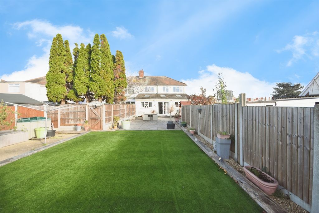 Property photo 2 of 17