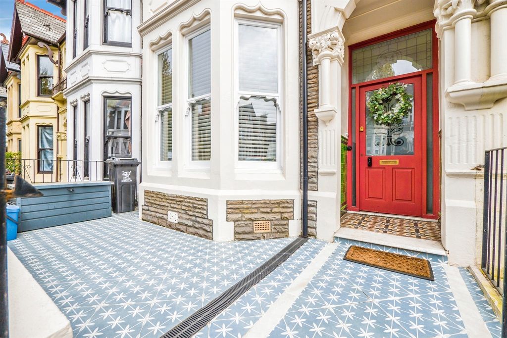 Property photo 2 of 24