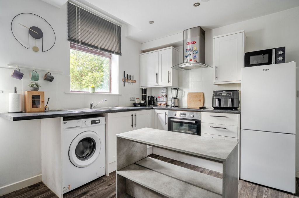 Property photo 3 of 12 1521674-7-6Aa3Be8...