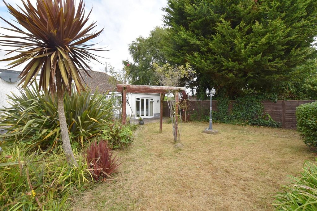 Property photo 2 of 22 New Garden 24 Hythe Road (5).Jpg