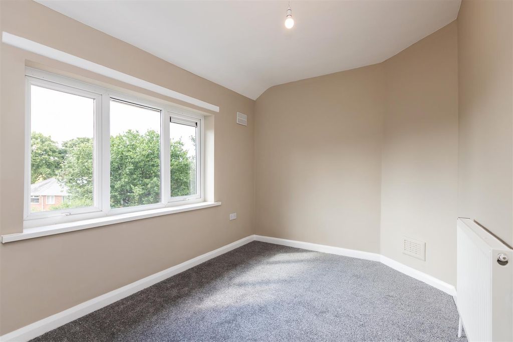 Property photo 2 of 15 Approach