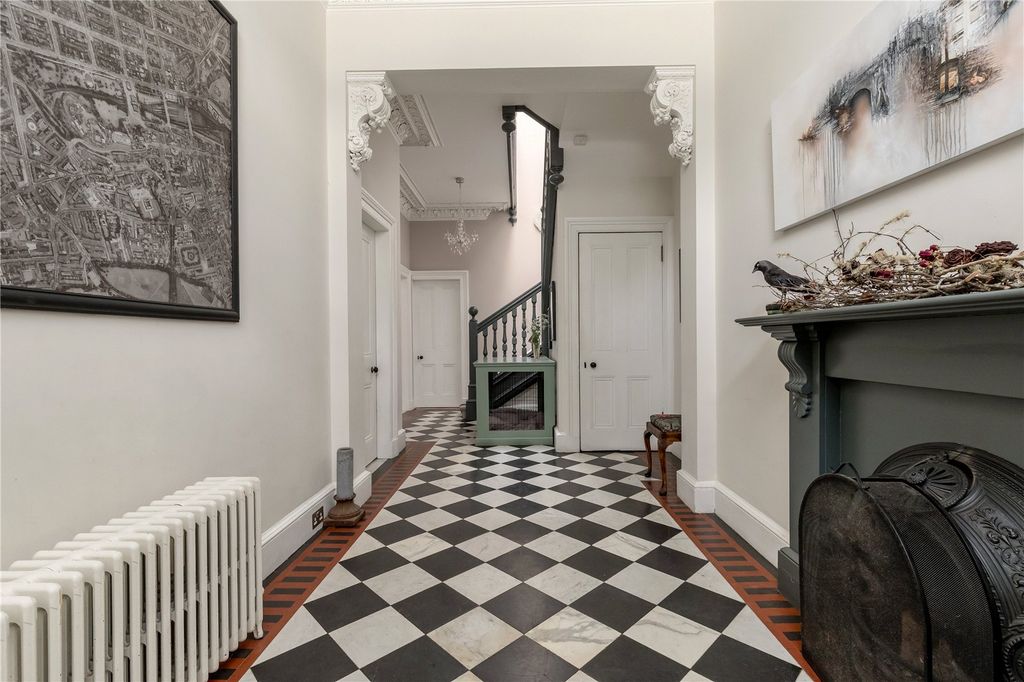 Property photo 2 of 28 Hallway