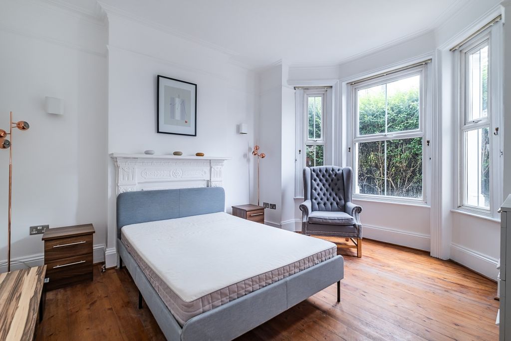 Property photo 2 of 14 165-Latchmere-Roa...