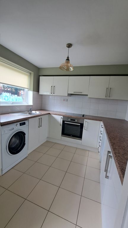 Property photo 1 of 11 Kitchen