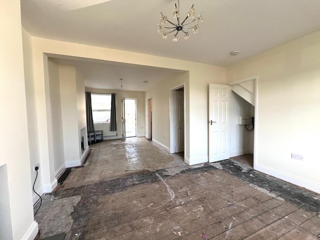 Property photo 3 of 13 Image