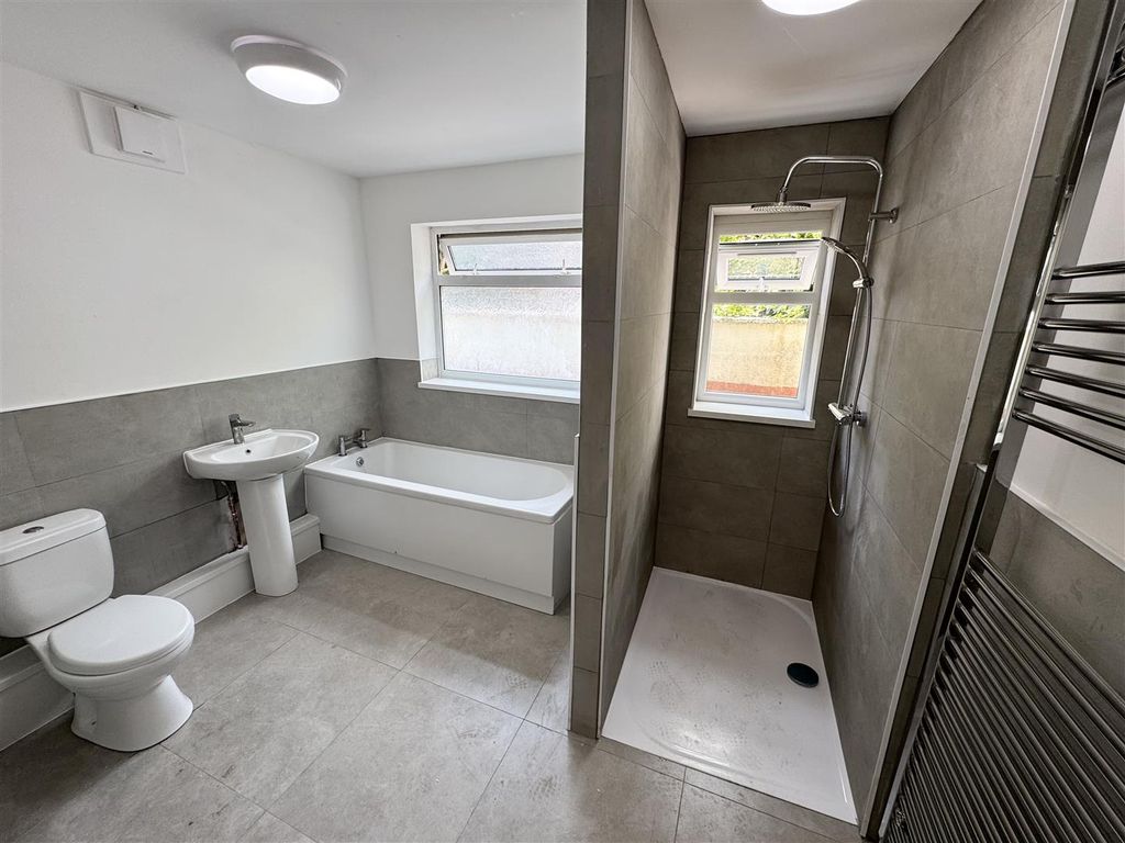 Property photo 3 of 22 Tempimagevk6Cgf.Jpg
