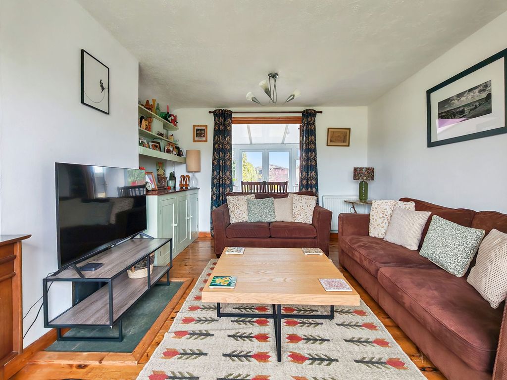 Property photo 3 of 25