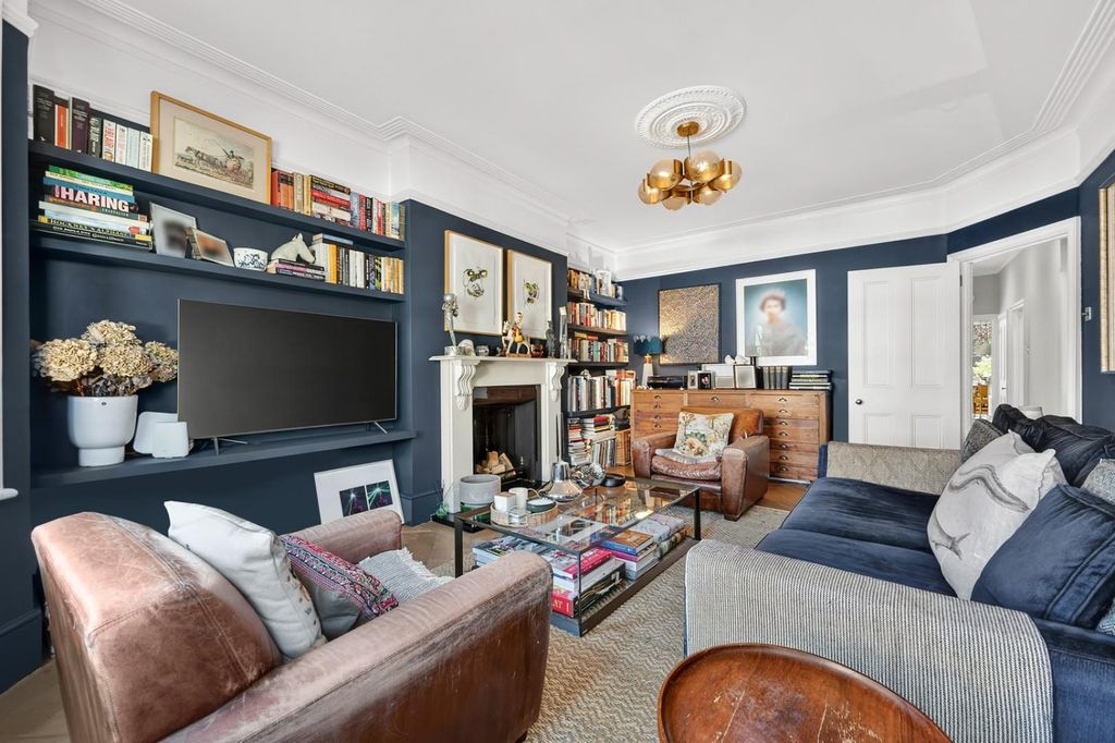 Property photo 3 of 12 Reception