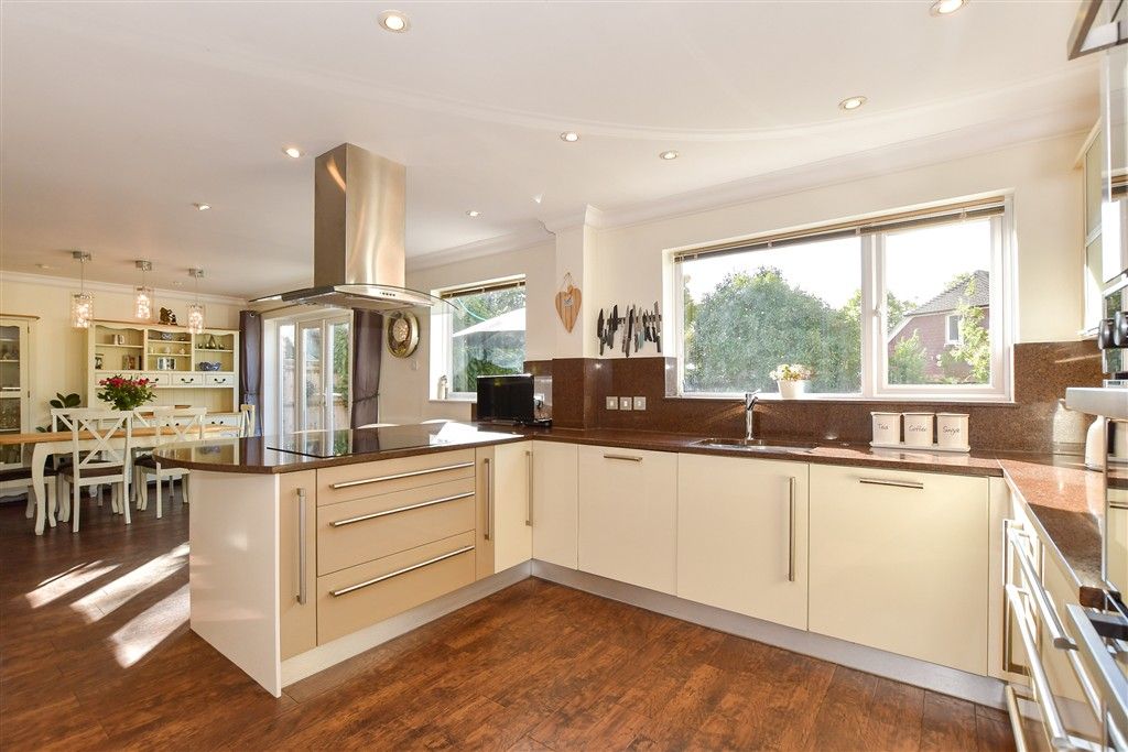 Property photo 1 of 14 Kitchen/Dining Room