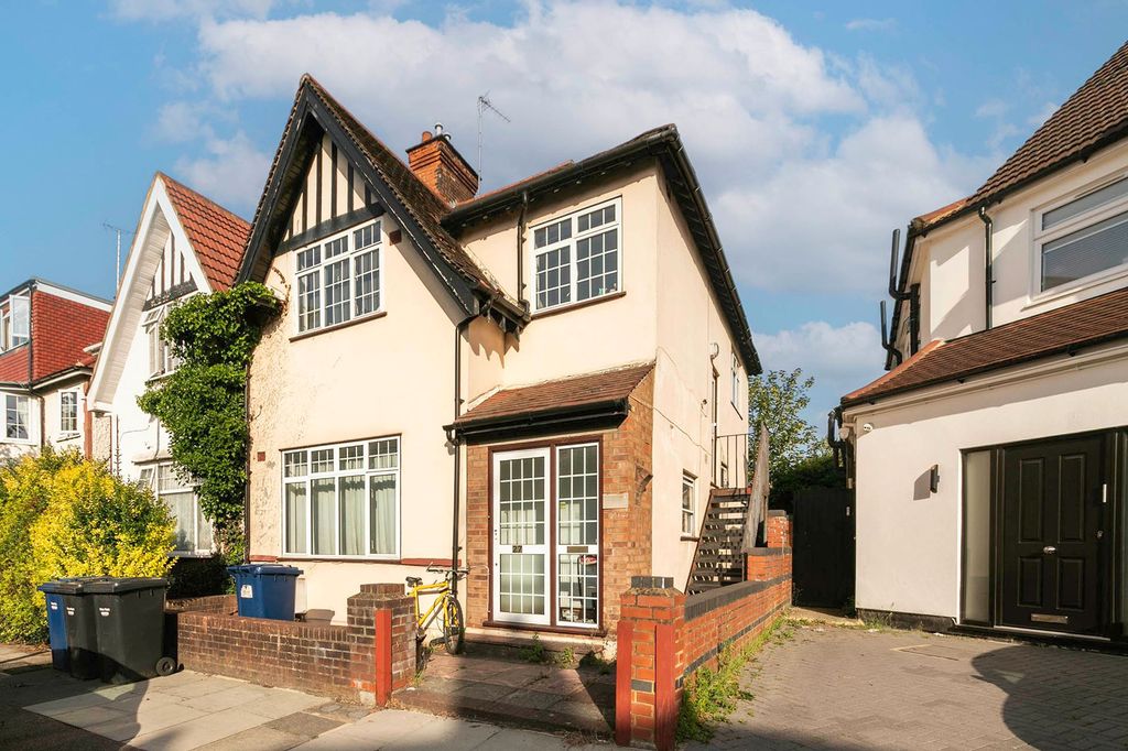 Property photo 1 of 8