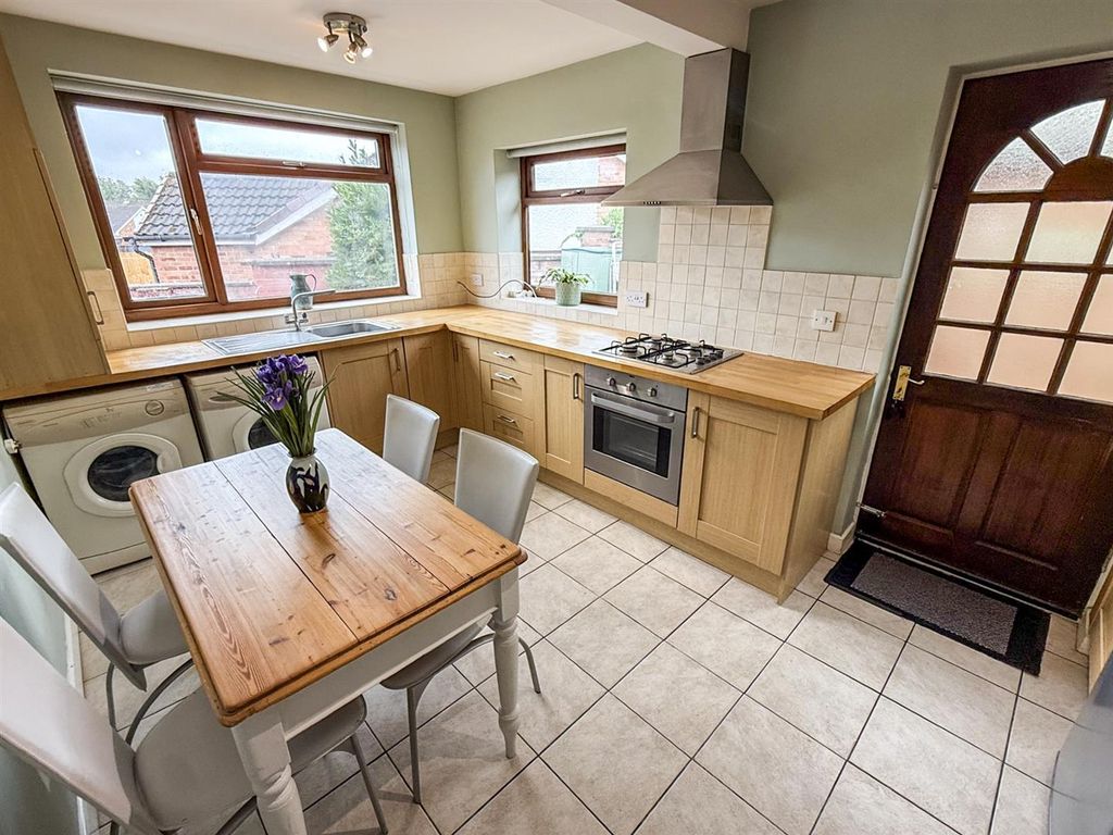 Property photo 2 of 15 Kitchen