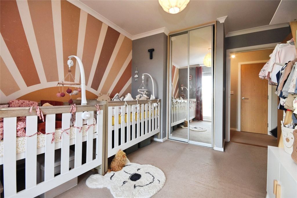 Property photo 3 of 15 Bedroom