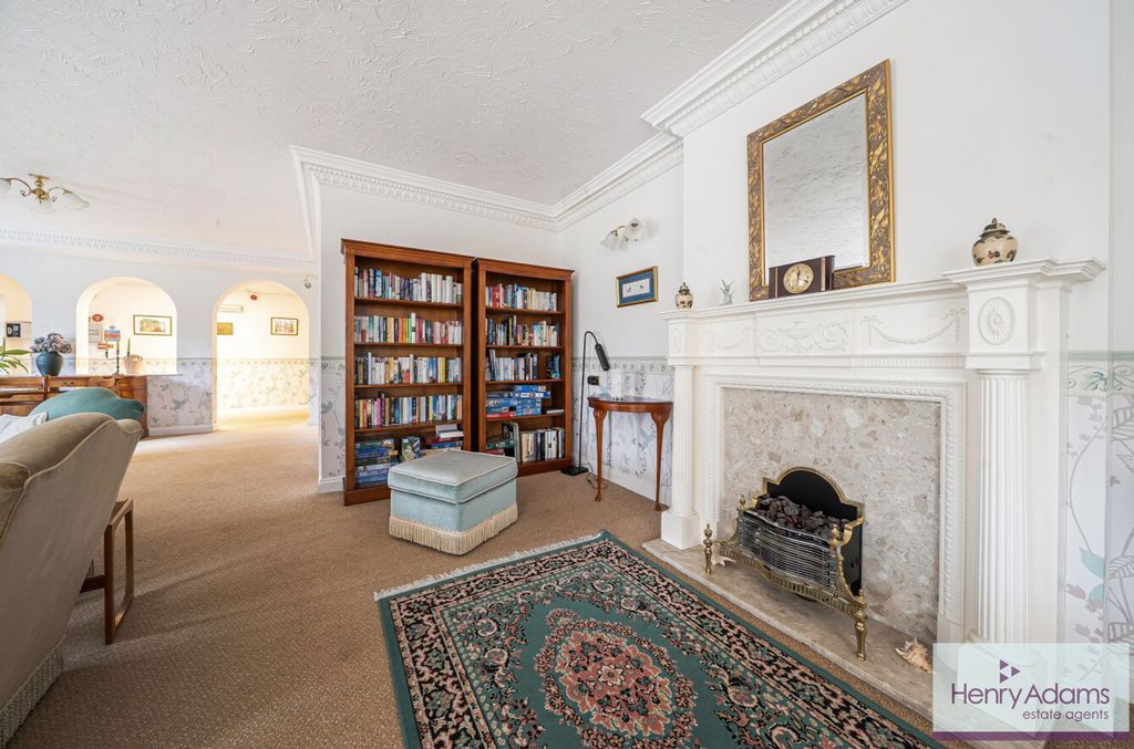 Additional image 12 of 1 bed flat for saleKing George Avenue, Petersfield GU32