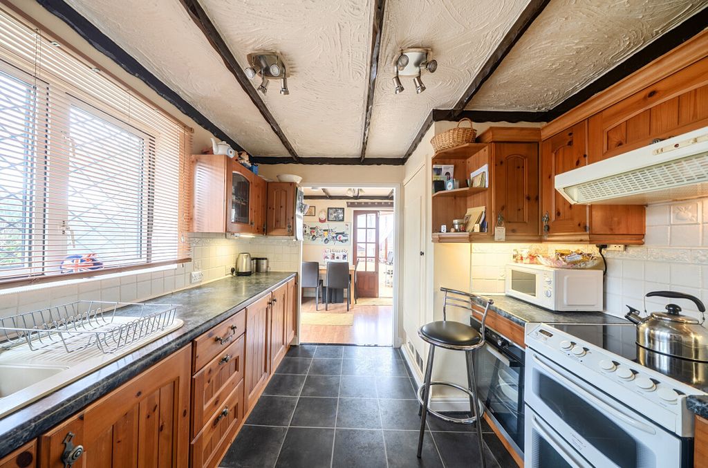 Property photo 3 of 28 1465361-11-6A0E22...