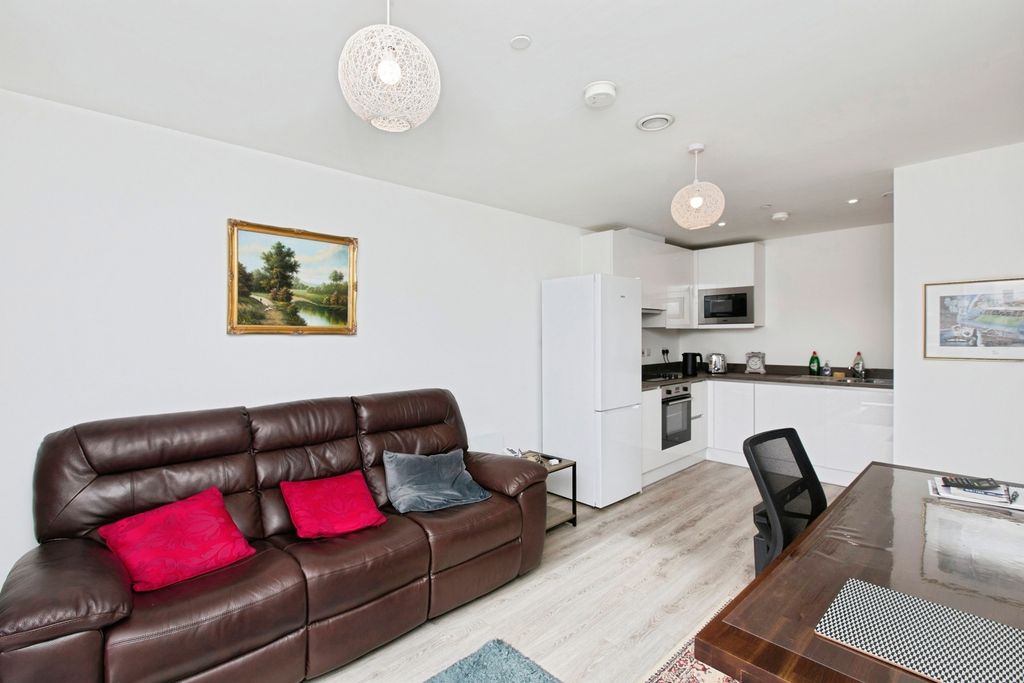 Property photo 2 of 14 Pbox-Img.Jpg