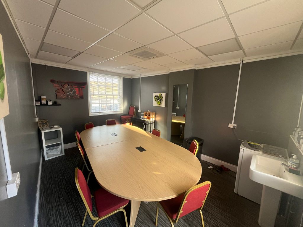 Property photo 2 of 6