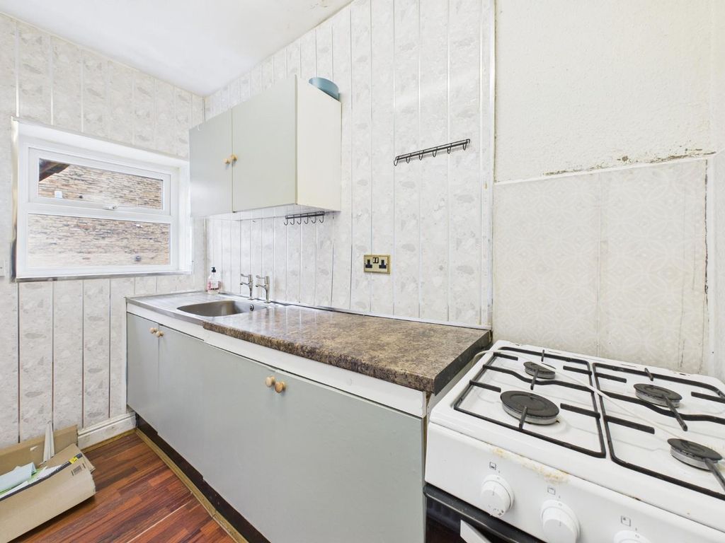 Property photo 1 of 5 Kitchen