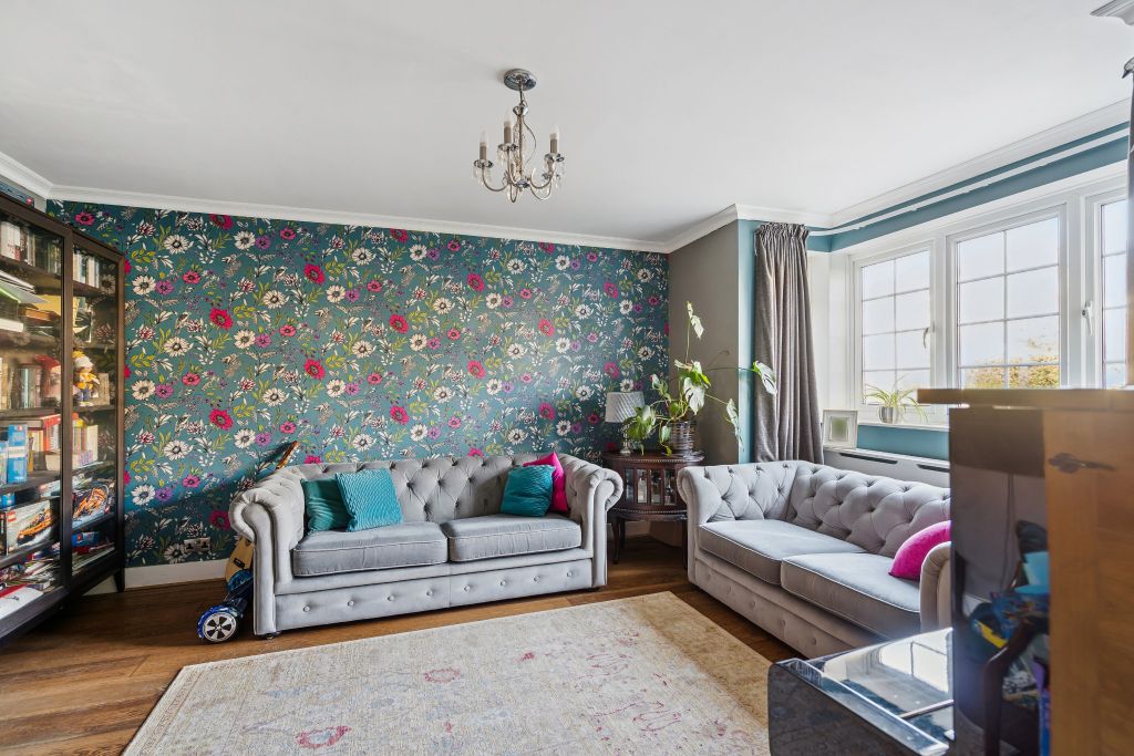 Property photo 3 of 19