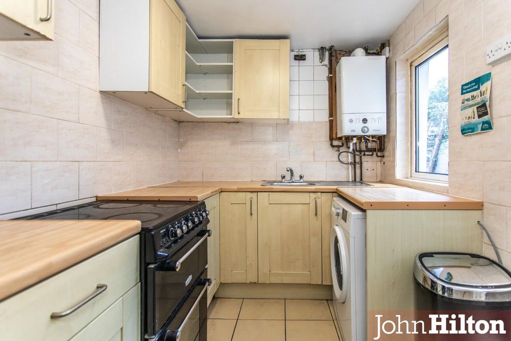 Property photo 3 of 16 Caledonian Road-20.Jpg