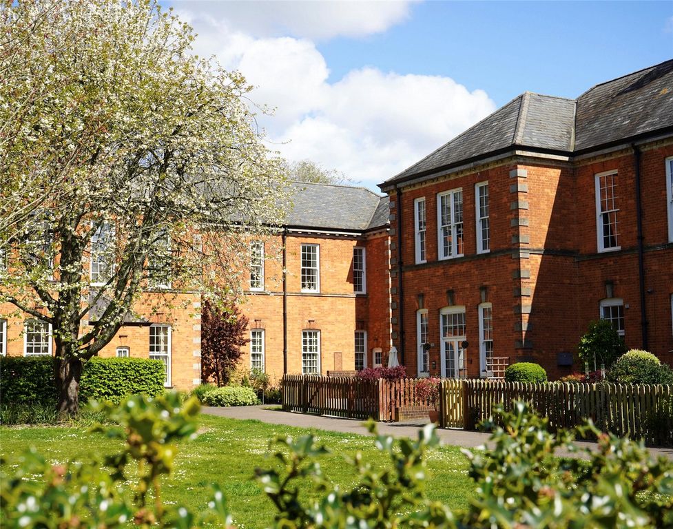 Property photo 1 of 30 Exterior