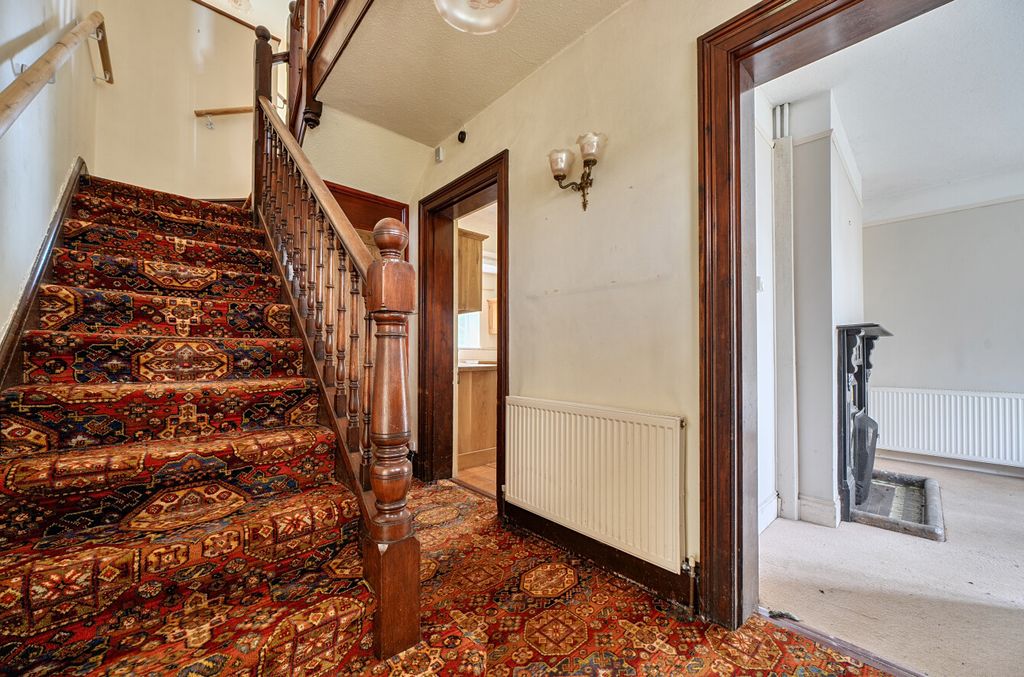 Property photo 3 of 16 1432302-20-69B941...