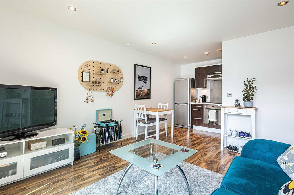 Property photo 2 of 13