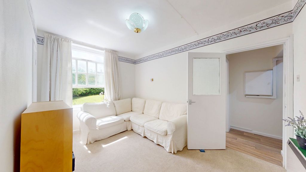 Property photo 1 of 13 Picture No. 18