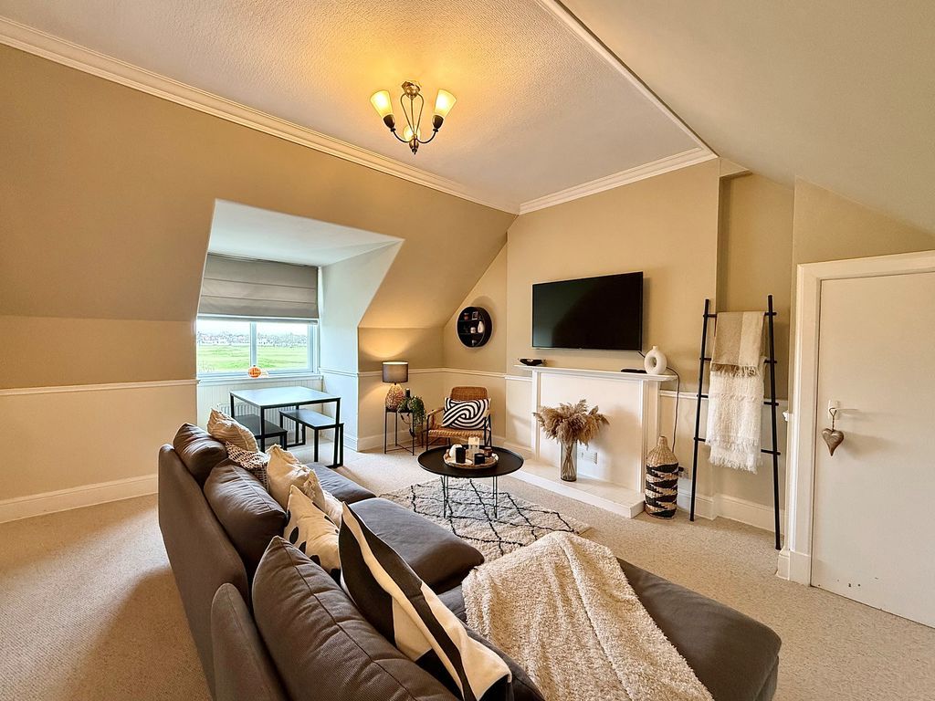 Property photo 2 of 20 Photo 4