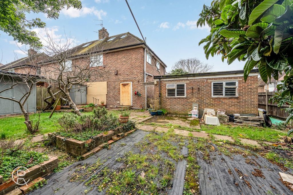 Property photo 2 of 19