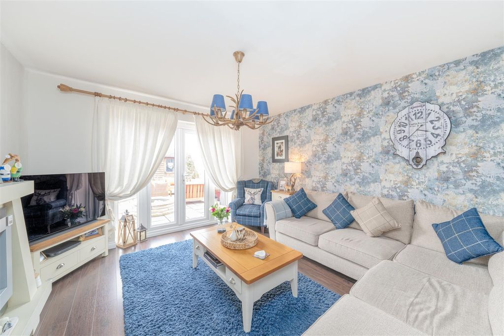 Property photo 2 of 24 83_Hallydown_Crescent-4.Jpg