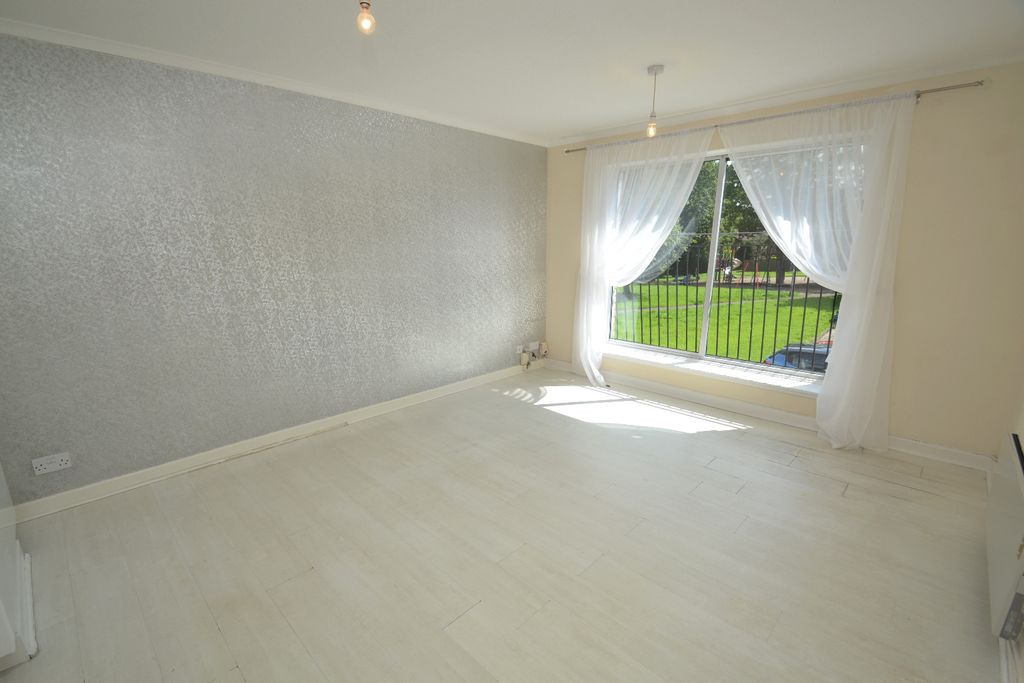 Property photo 3 of 15 4405356