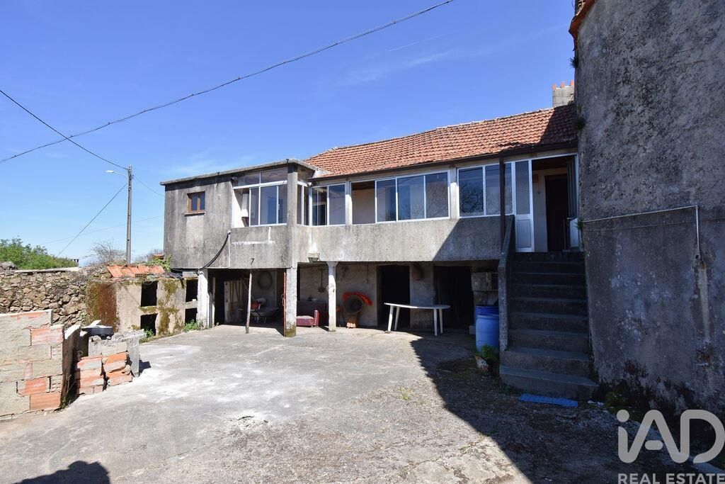 Property photo 2 of 33