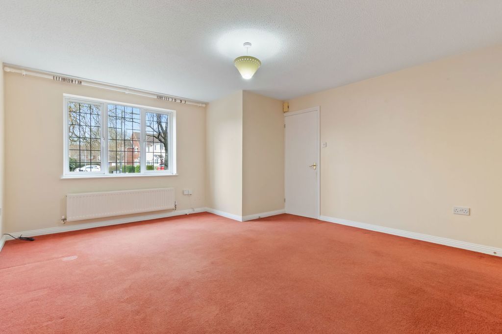 Property photo 2 of 20