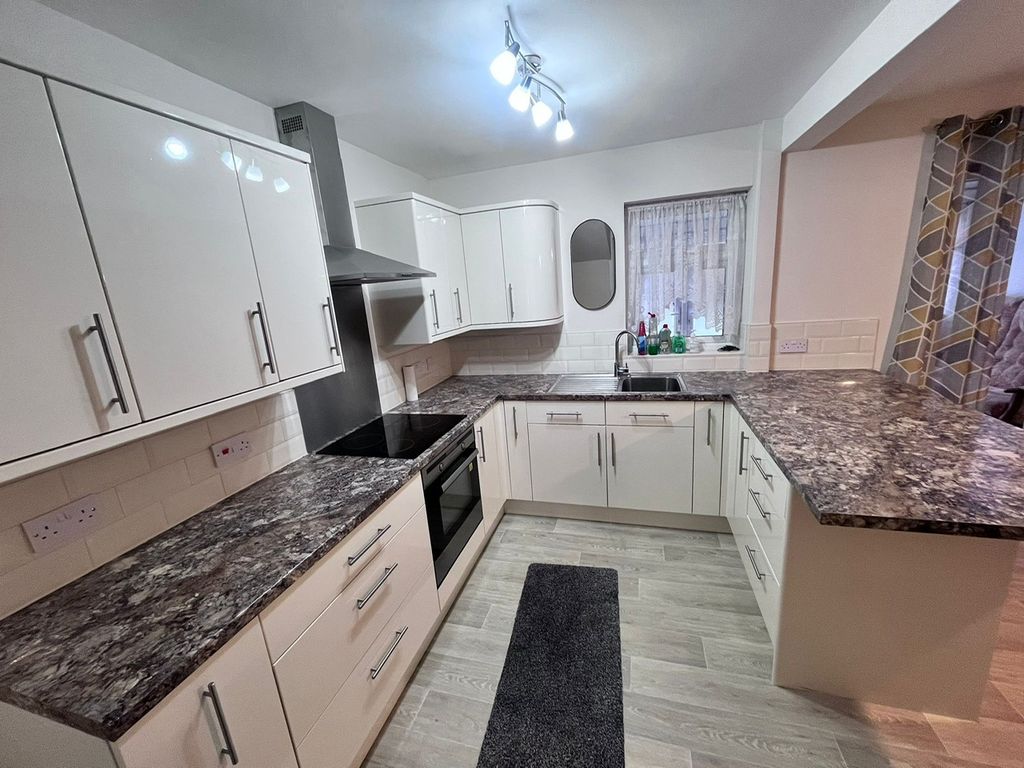 Property photo 2 of 13 Image